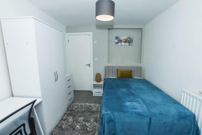 5 bed Private Halls to rent Image 10