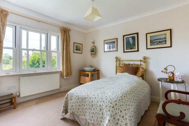 72555_3-Chartwell-Place-Shrewton-Salisbury (19).jp