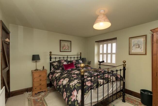 BEDROOM 2