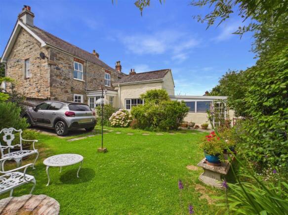Garden & Parking & Outbuildings