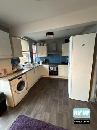 1 bed House Share to rent Image 8