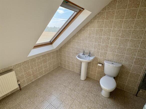 5 bed Detached to rent Image 10