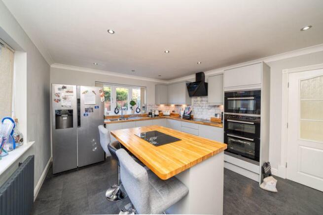 BREAKFAST KITCHEN
