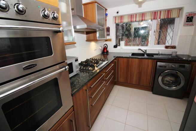 kitchen 2.JPG