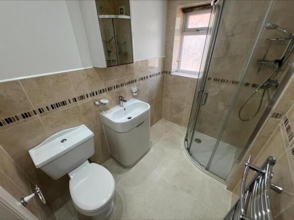 3 bed Detached Bungalow to rent Image 12