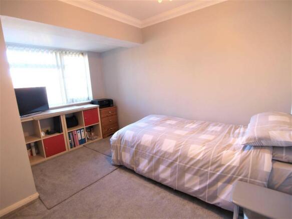 BEDROOM 2