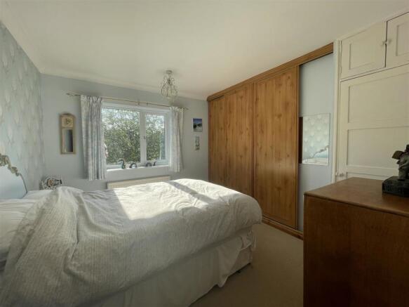 Bed 4.jpg