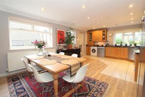 3 Green Crest, Glen Road End, Wallington SM6 0RW
