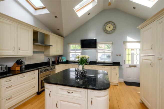 3 bed Terraced for sale Image 5