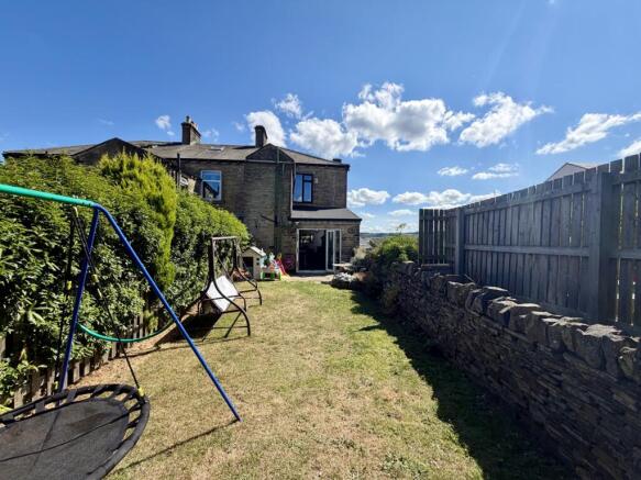 3 bed Terraced for sale Image 10