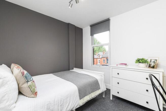 5 bed House to rent Image 9
