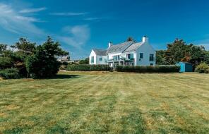 Cil Y Gwynt, Road Past The White Eagle Inn To Borthwen, Rhoscolyn, Holyhead LL65 2NJ