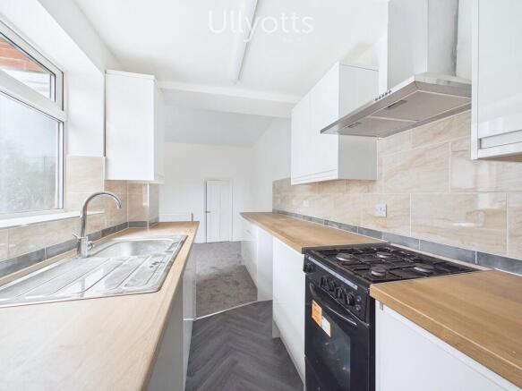 3 bed Terraced to rent Image 9