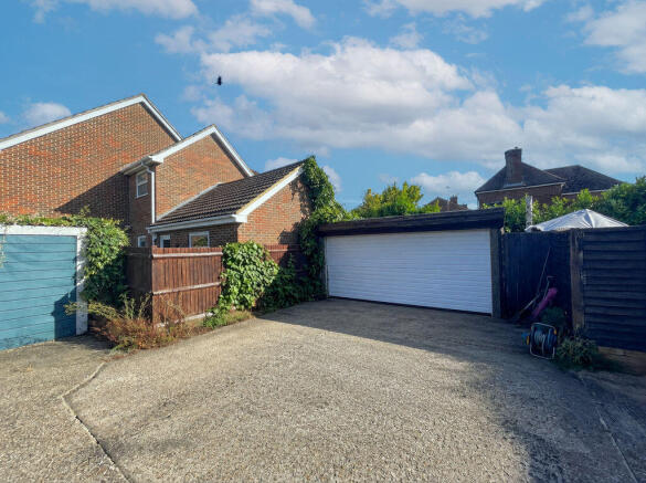 Garage & Driveway