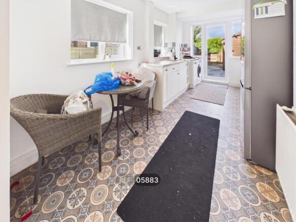 Kitchen / Dining area