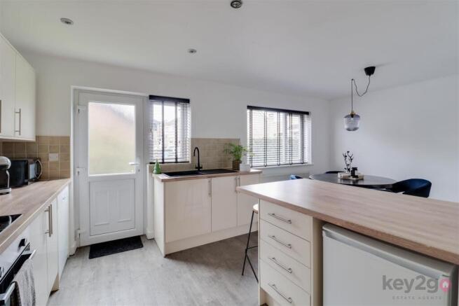 3 bed Detached for sale Image 4