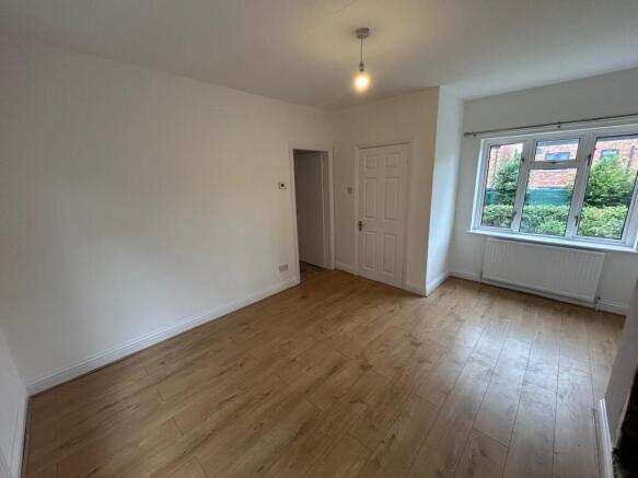 3 bed Semi-Detached to rent Image 4