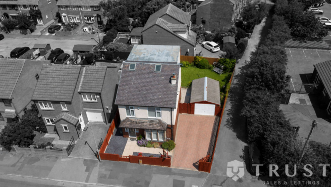 4 bed Detached for sale Image 4