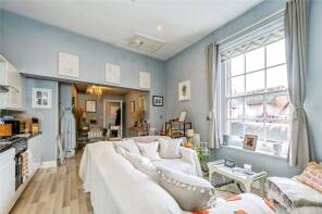 The Courtyard Flat, Wool Lane, Midhurst GU29 9BX