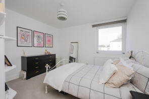 10, 1a Hillymead, Thornton Hill, London SW19 4JJ