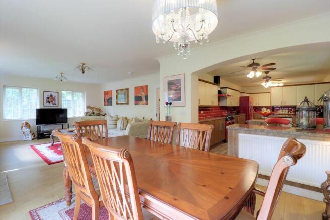 Open Plan Lounge/Diner To Kitchen