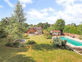 Applemead, South Drive, Winchester SO22 6PY
