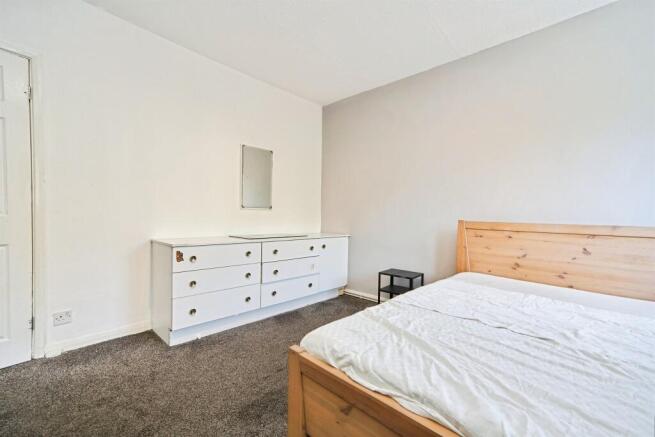 2 bed Apartment for sale Image 11