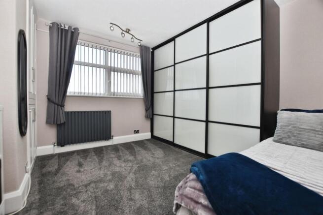 4 bed Semi-Detached for sale Image 9
