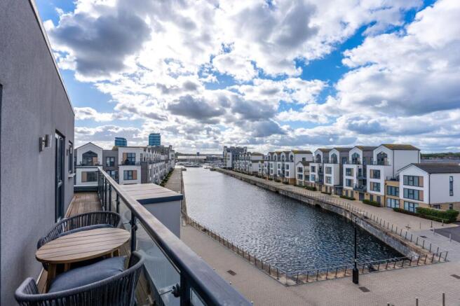 2-bed flat on Augustus Way, St. Marys Island, ME4, £420,000