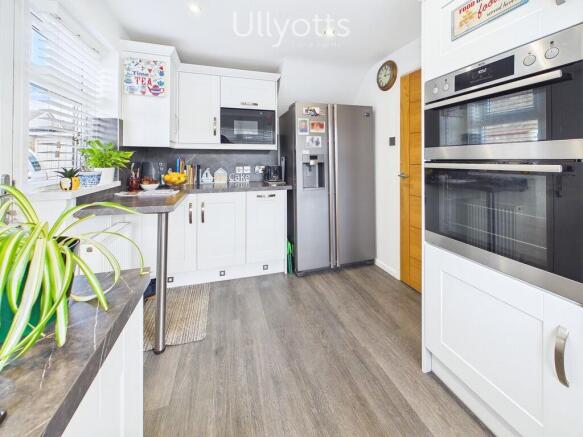 2 bed Semi-Detached Bungalow for sale Image 8
