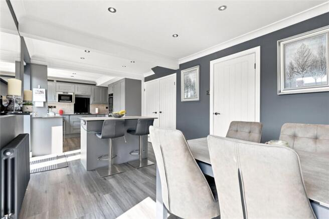 4 bed Detached for sale Image 9