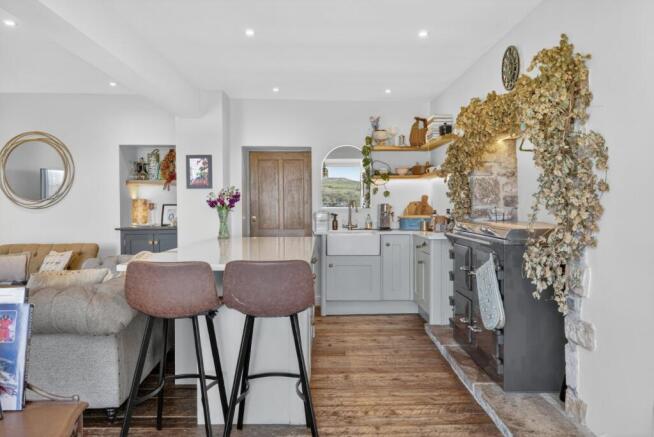4 bed Detached for sale Image 5