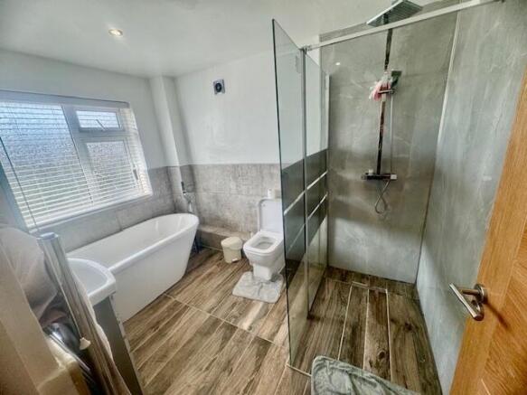 En-suite Bathroom