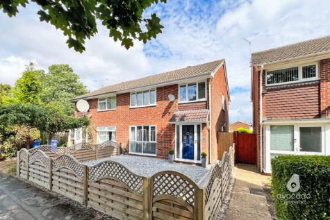 Holland Pines, Bracknell, RG12