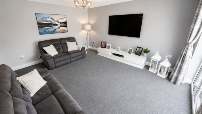 4 bed Detached for sale Image 2