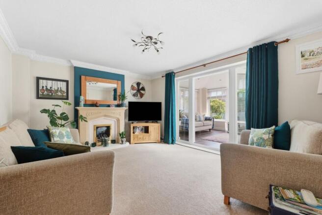 4 bed Detached for sale Image 8