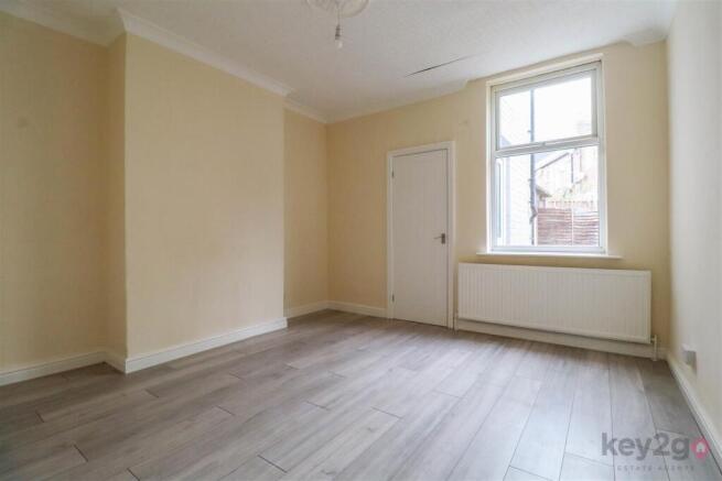 4 bed Terraced to rent Image 4