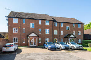 40, Admirals Court, Reading RG1 6SW