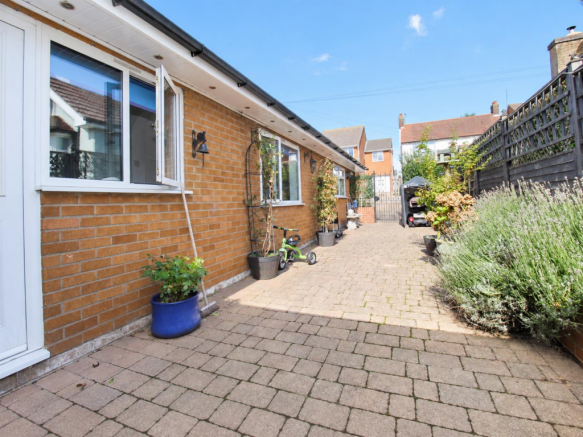 Littlewood Street, Rothwell, Kettering photo 4