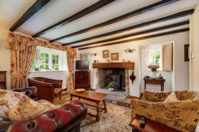 5 bed Detached for sale Image 11
