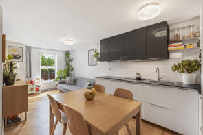 Flat 2, 84, Southgate Road, Hackney, London N1 3JD