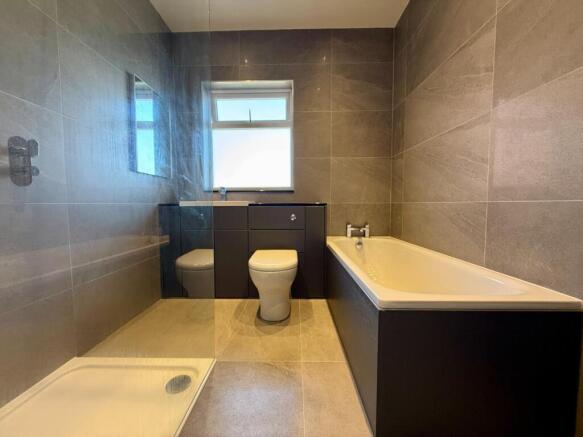 3 bed Semi-Detached to rent Image 11