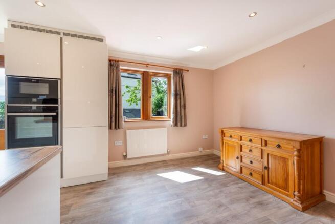 3 bed Terraced for sale Image 11