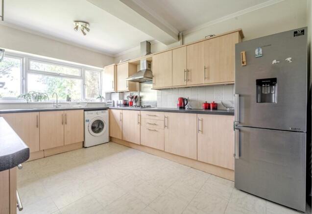 Oakley Green Road, Windsor, SL4 photo 4