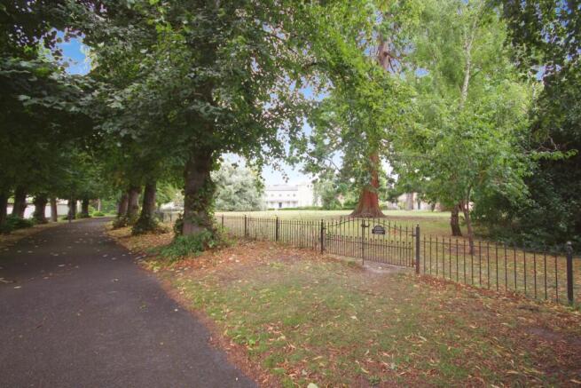 Emscote Lawns