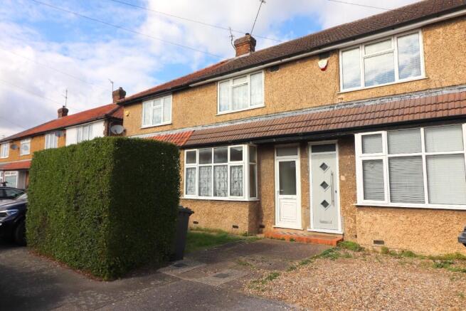 2-bed terraced on Peartree Road, Putteridge, Luton, LU2 8AZ, £220,000
