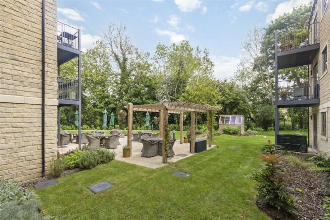 2 bed Apartment for sale Image 9