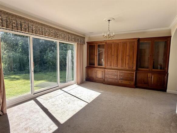 4 bed Detached for sale Image 7