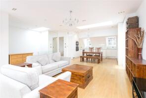 Flat 5, 8, Warwick Court, London WC1R 5DJ