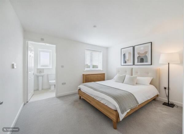 4 bed Detached for sale Image 7